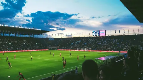 英格兰幕后英雄揭秘：拉姆谈哈里·凯恩与队友缘何非欧洲杯夺冠热门